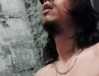 Starting My Thursday in the Bathroom