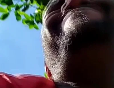 Worker Asks for a Ride to Go to the Beach and Gives It to the Driver