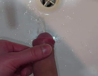 Pissing to the Bathroom Sink - POV