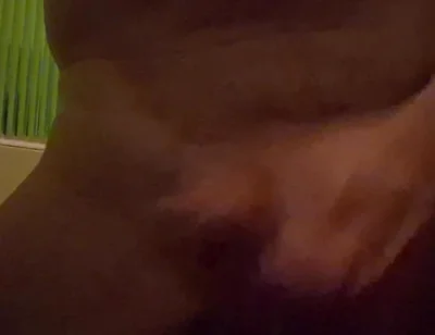 Bubbles101 Wanking with Butt Plug in Ass to Cum