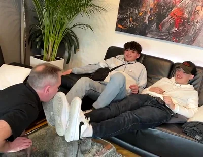 Teen sneaker masters boys