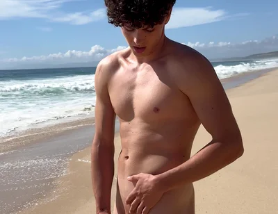 Twink Beach Jerk off