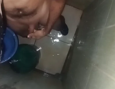 Man Gets Cocked and Balls in Single Chamber Bath