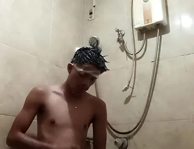 Filipino Solo Shower: Slim Asian Twink Jerks Big Cock