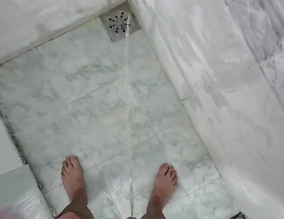 Slow Motion Pee