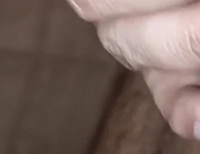 Its pee time while having bath