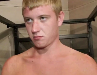 Bukkake Amateur with Gay Twinks Sucking All His Friends to the Cum