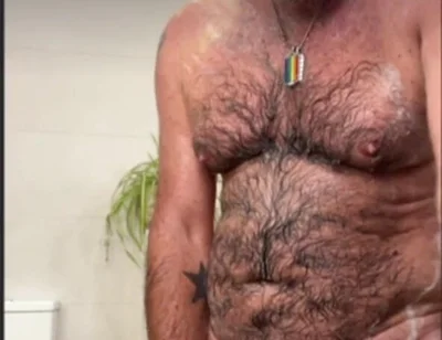 Daddybear Shower Time