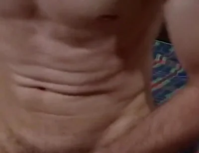 Watch How Lucas Cums in His Bed