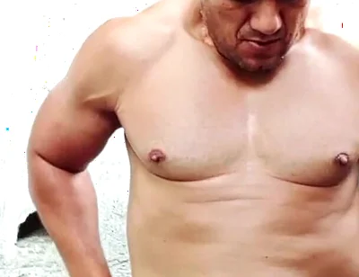 Yuri Gaucho Muscular Male Cumming