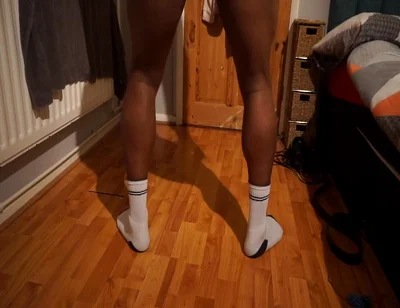 Squatting. Amadeus Mode