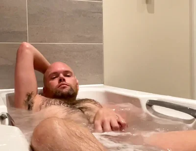 Cum for a Soak with Me