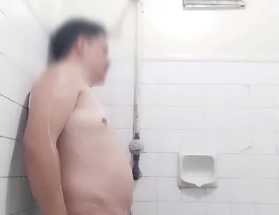 A Handsome Pinoy Masturbating Before a Shower.