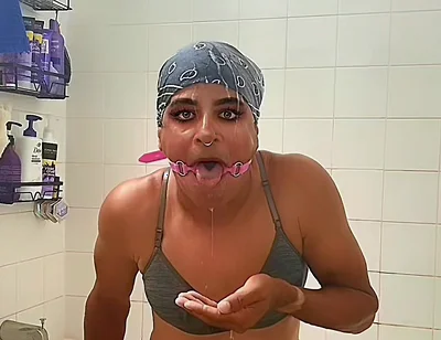 Kris Reelz - Self Face Spit,agagging on a Mouth Ring