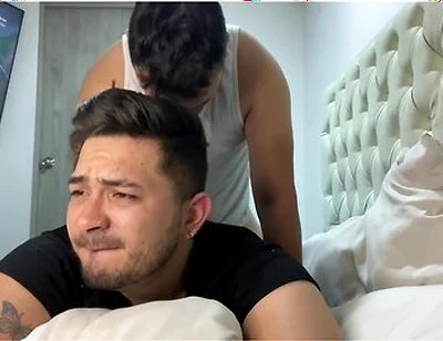 Padrastro Me Confunde Cuando Duermo Me Come El Culo A Pelo Y Me Lo Deja Lleno De Leche Caliente - Sexo Duro