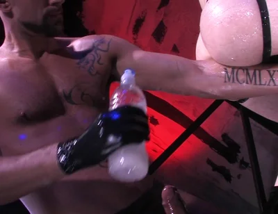 Fistpack 30 - 3 Fists in Paris