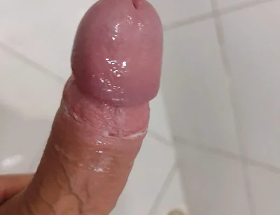 Strong Water in the Foreskin Excites the Glans Precum.