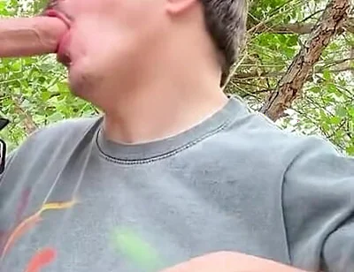 Quick Outdoor Blowjob