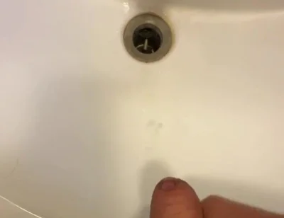 Stayed in a Houseshare for a Night and I Unloaded in the Sink