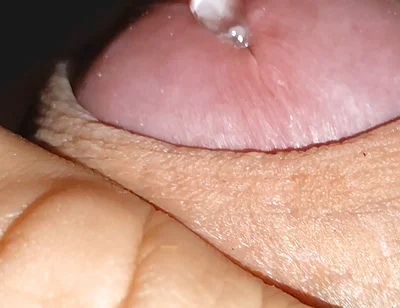 Hot Daddy in Close-up of the Inside of the Glans!