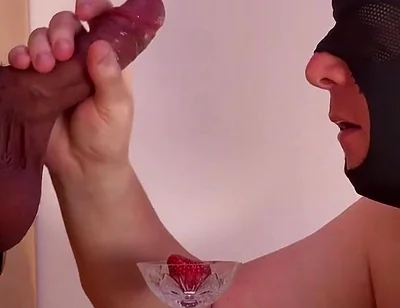 Gloryhole Squirts a Daddy on Strawberries