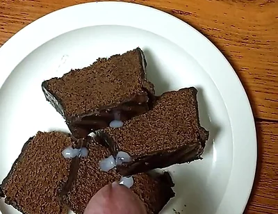 chocolate cake with cum