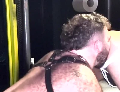 Metal Cage Dungeon Rig Turns Into Sloppy Marathon Servicing Session
