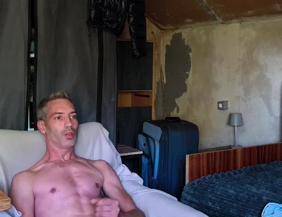 Jerking My Hairy Dick. Qick Wank Before to Sleep
