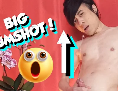 Wow the Big Cumshot! How Far Does Jon Arteen Squirt His Juicy Cum in This Hot Show of a Sexy Naked Gay Twink Masturbating
