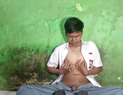 Young Man Tries Round Nude