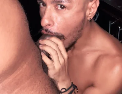 I Lock Myself up with My Neighbor in the Bathroom and Let Myself Be Fucked Like the Whore Inside Me