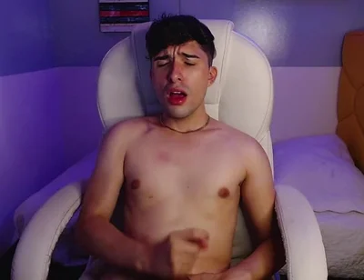 Watching Porn While Masturbating and Cumming