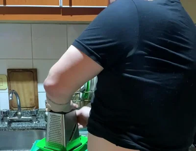 I like to cook and to cum