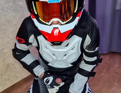 I Put on My Boyfriend's Mxgear, Cum Twice