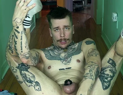 Tattoo Guy Ass Play with Toys
