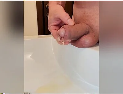 Sounding My Cock And Piss While Sounding