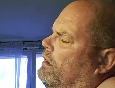 Dildo Fuck Demonstration of the Slut in the Morning