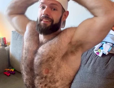 Happy Sunday Gunday! Just a Bit of Flexing, Chest Beating and Chest Bouncing for You This Morning
