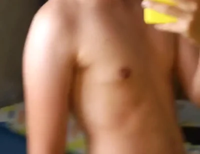 Curious Heterosexual Sending Nude Photos to His Gay Friend