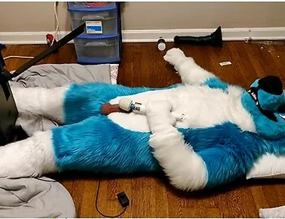 Fizzy Tortures His Balls With A Robospanker