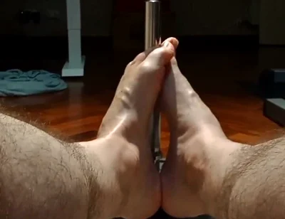 Muscular Bodybuilder Gives the Dumbbell a Filthy Footjob, M