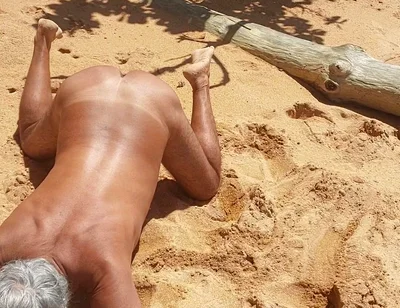 Ladysilva on the Beach Naked on All Fours Showing off Her Big Sexy Tanned Ass