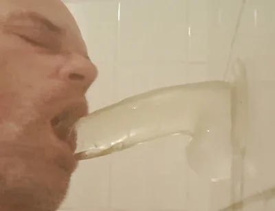 Sucking Round in the Bathroom