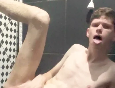 Kedoimath - a Twink Ready to Get Fucked in the Shower