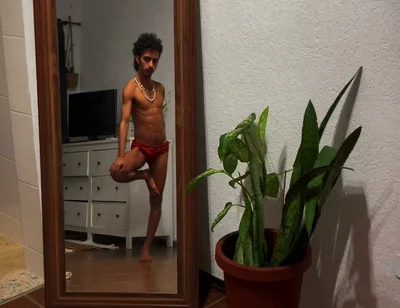Showing off Naked in Front of My Friend