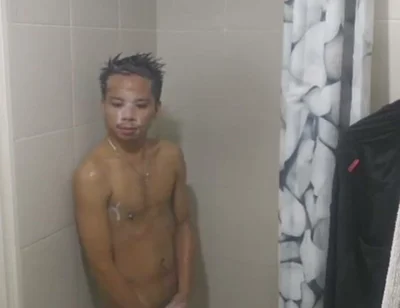 Pinoy Twink Get Hard Under the Shower