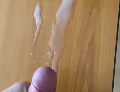 A Big Cumshot with a 15cm Cock Would Flood Your Mouth