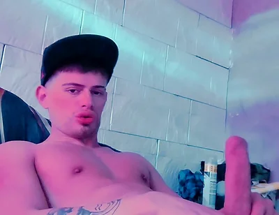 I Masturbate in My Friend's Room Until I Ejaculate