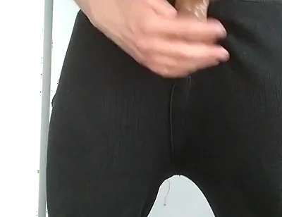 Stand-up Oily Wank in My Thermals - 8 Day Load