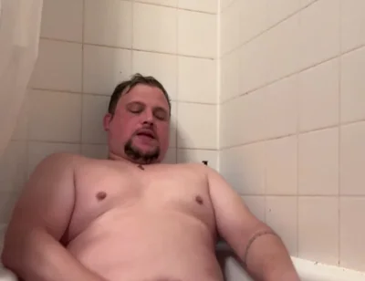 Cuming in My Bath Tube